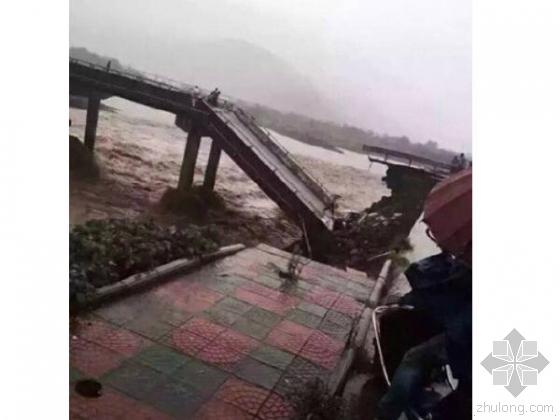 大雨导致温州瑞安一座大桥垮塌