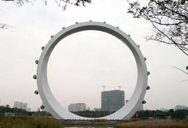 【视频】世界最大桥上摩天轮在山东潍坊建成