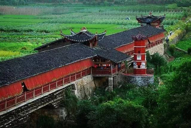 福建步月桥因火灾被毁